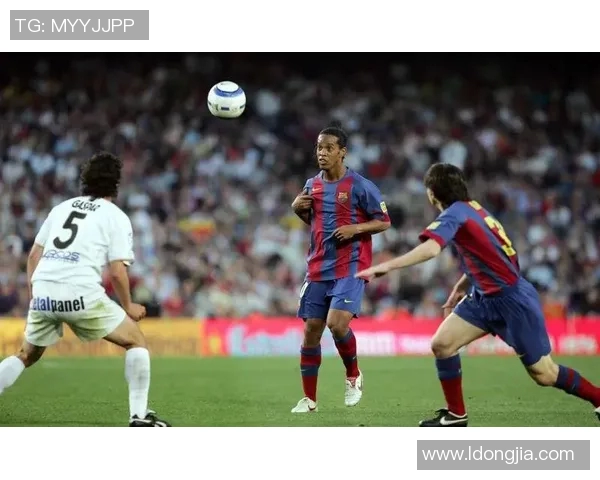 历史伟大足球明星的传奇故事与不朽成就解析